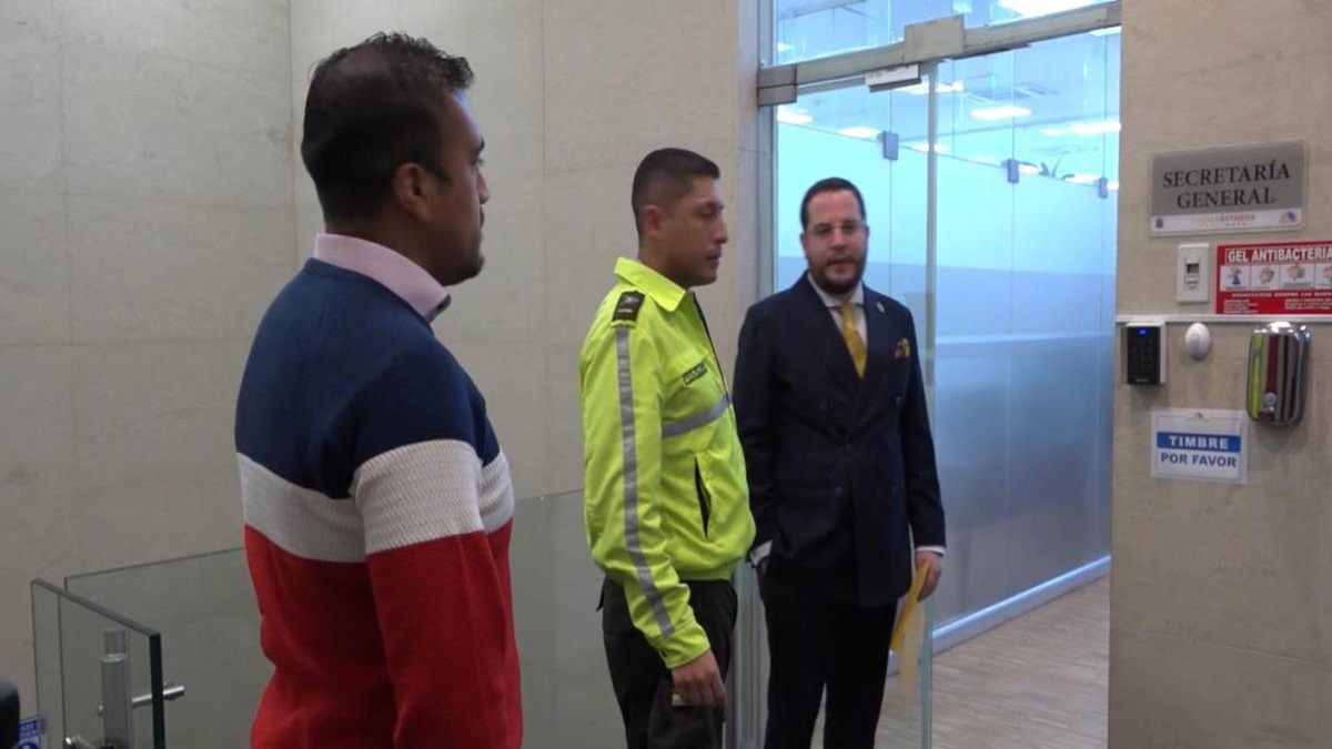 Fiscalía notifica a parlamentario que cuestionó irregularidades de Noboa en campaña electoral 7 ecuador notificacion