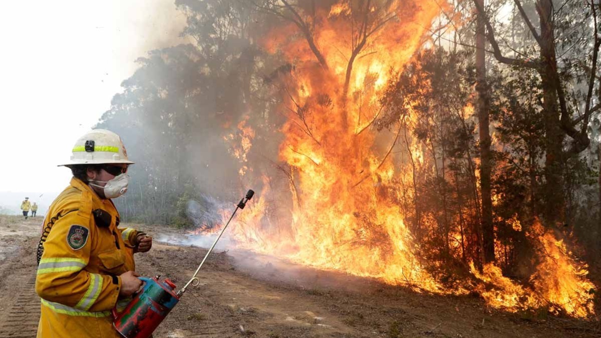 Incendios en Australia forzaron la evacuación de 1,500 personas 2 efe 3