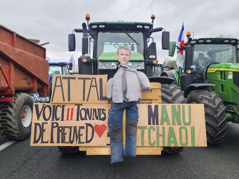 Agricultores franceses se movilizan hacia París en contra de políticas laborales 1 el confidencial