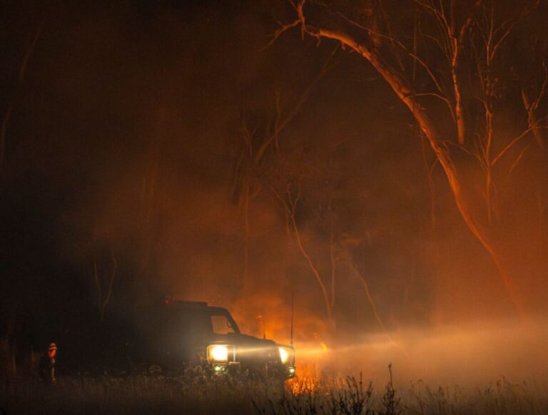Crisis climática: Intensos incendios devastan miles de hectáreas en Australia 1 inccc