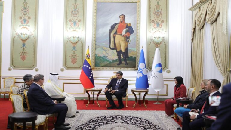 Presidente de Venezuela sostiene encuentro con delegación de alto nivel de la OPEP y el FPEG 1 maduuu