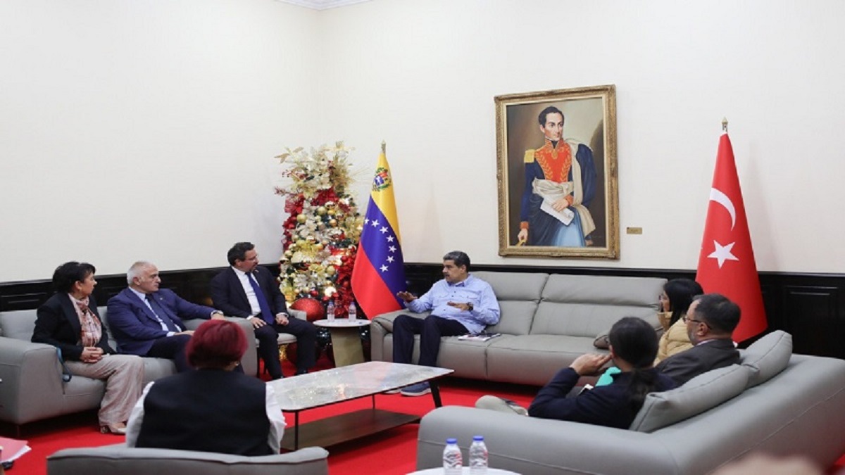 Presidente de Venezuela sostiene encuentro con delegación de alto nivel de Türkiye 1 nicolas maduro y delegacion turkiye