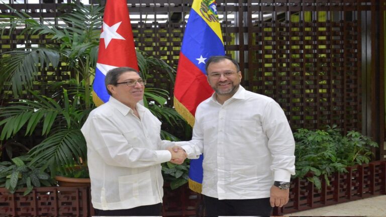 Venezuela celebra eliminación de Cuba de lista de países terroristas y exige un alivio total de las sanciones 1 venezuela cuba