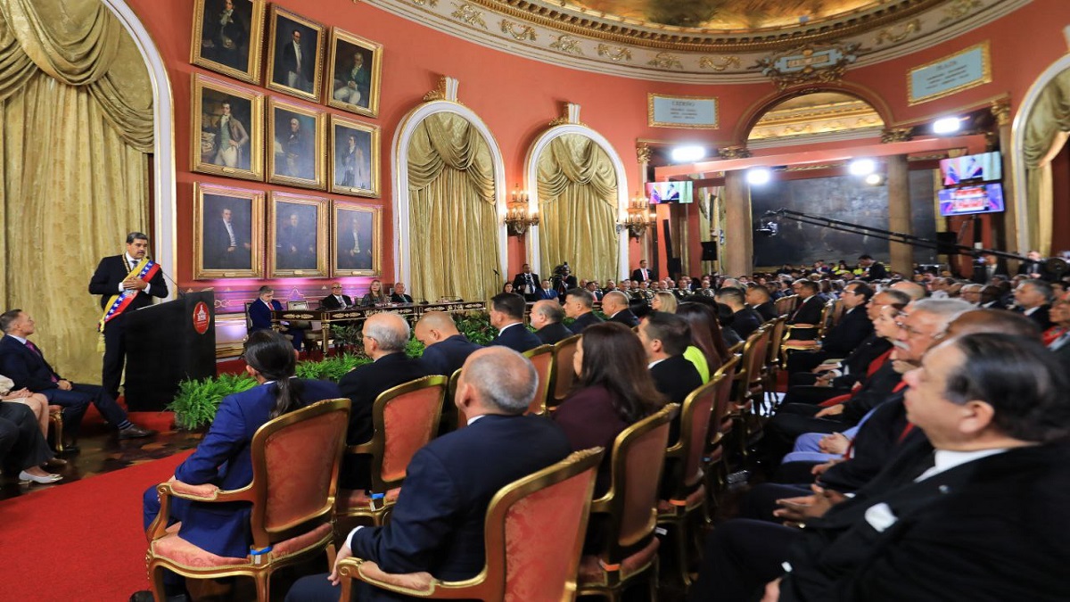 Nicolás Maduro: Venezuela cuenta con un plan de desarrollo preparado por su pueblo 8 venezuela juramentacion 2 nicolas maduro foto prensa presidencial
