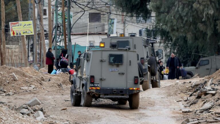 Fuerzas israelíes mantienen asedio contra la ciudad cisjordana de Yenín 1 yenin 1