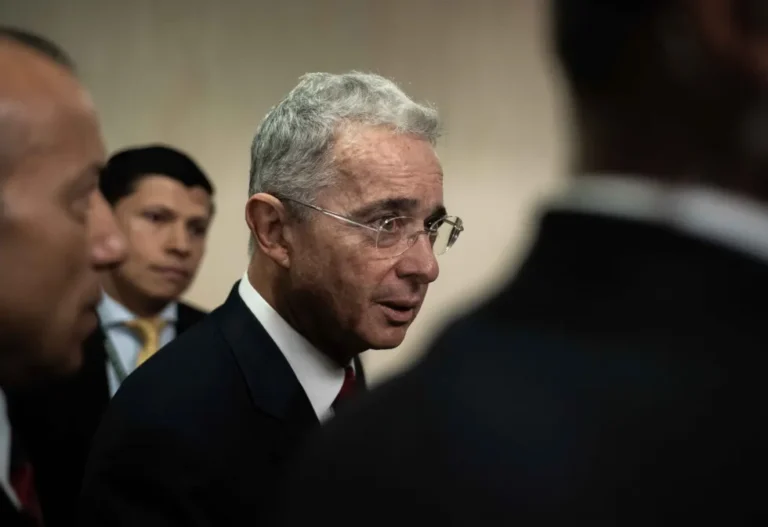 Testigo clave contra Uribe denuncia vínculos del expresidente con el paramilitarismo 1 ame6737 colombia uribe