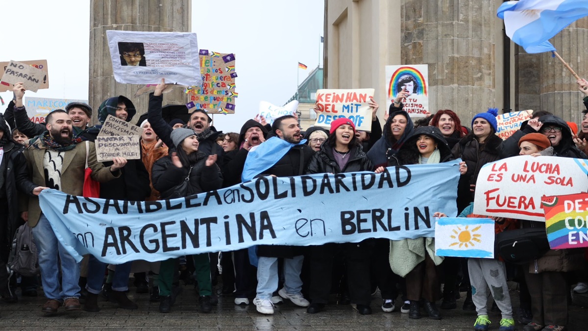 Argentina dirá ¡basta! a las políticas de muerte de Milei en la Marcha del Orgullo Antifascista y Antirracista 3 berlin