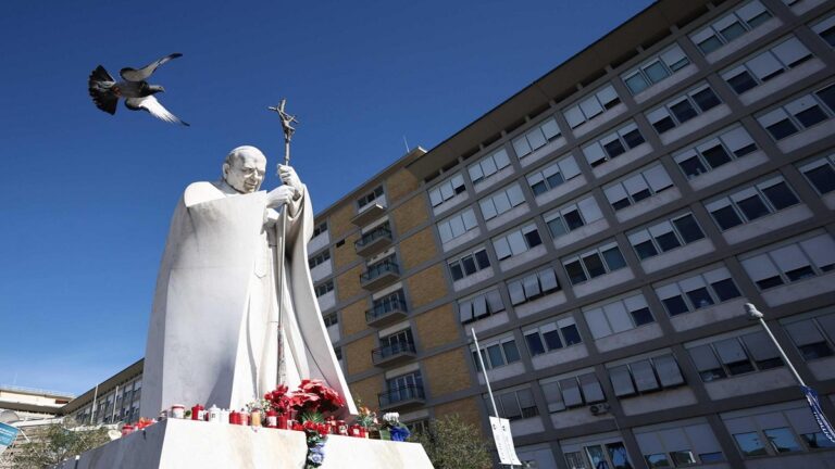 Vaticano informa de un estado clínico complejo del papa Francisco 1 francisco