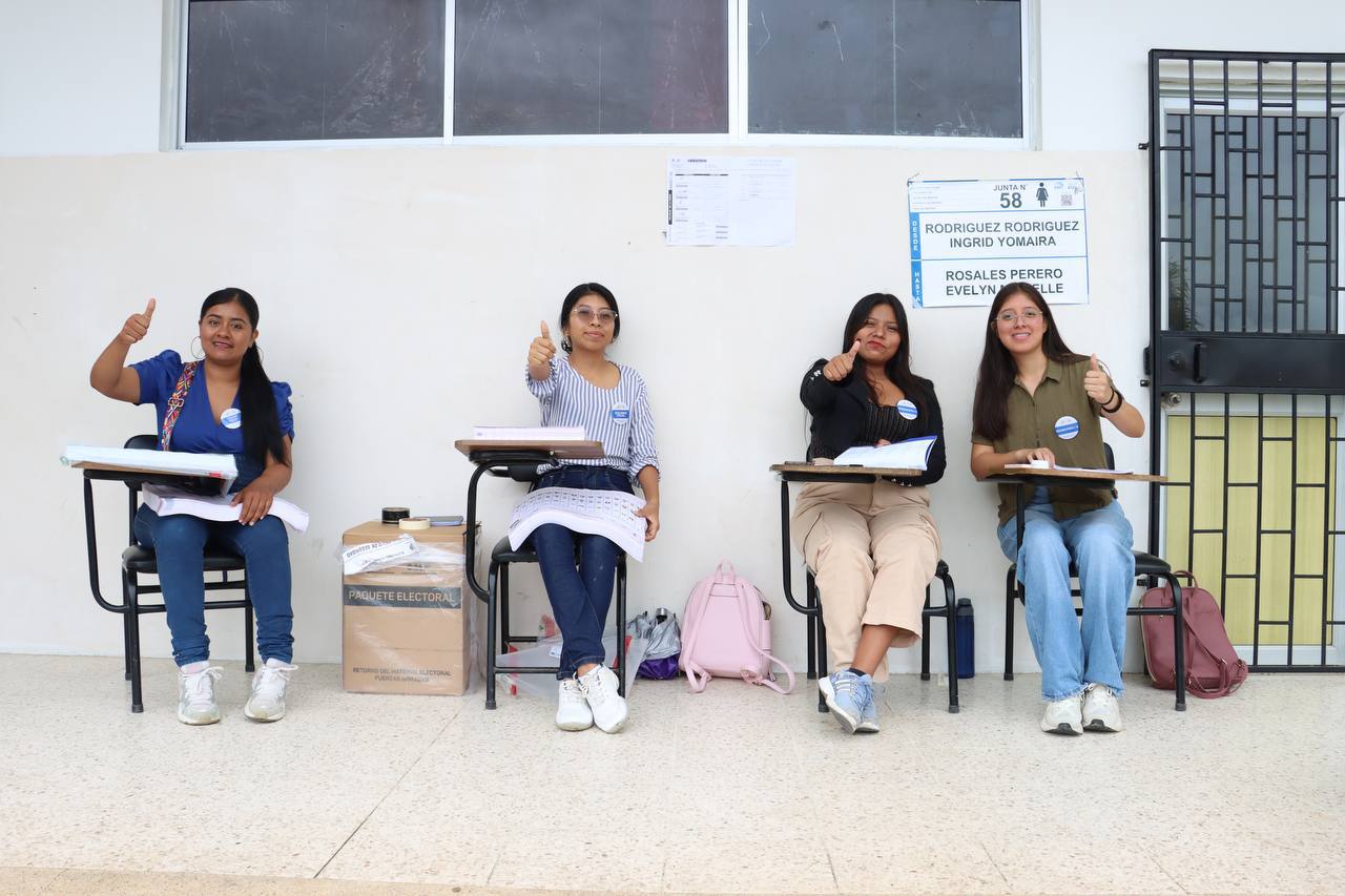 Más del 30% del padrón electoral ecuatoriano ya acudió a las urnas 10
