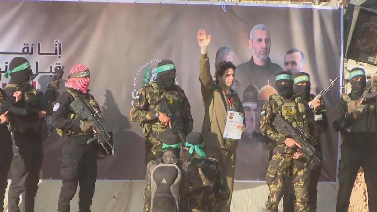 Hamás libera en la Franja de Gaza a tres rehenes israelíes 2 hamas palestina copia