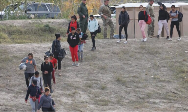 Sondeo rechaza deportación de migrantes que no han delinquido en EE.UU. 1 inmigrantes ee uu efe