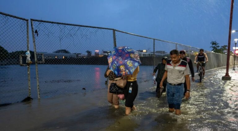 Lluvias intensas dejan al menos 9 muertos en Ecuador 1 lluvias ecuador efe