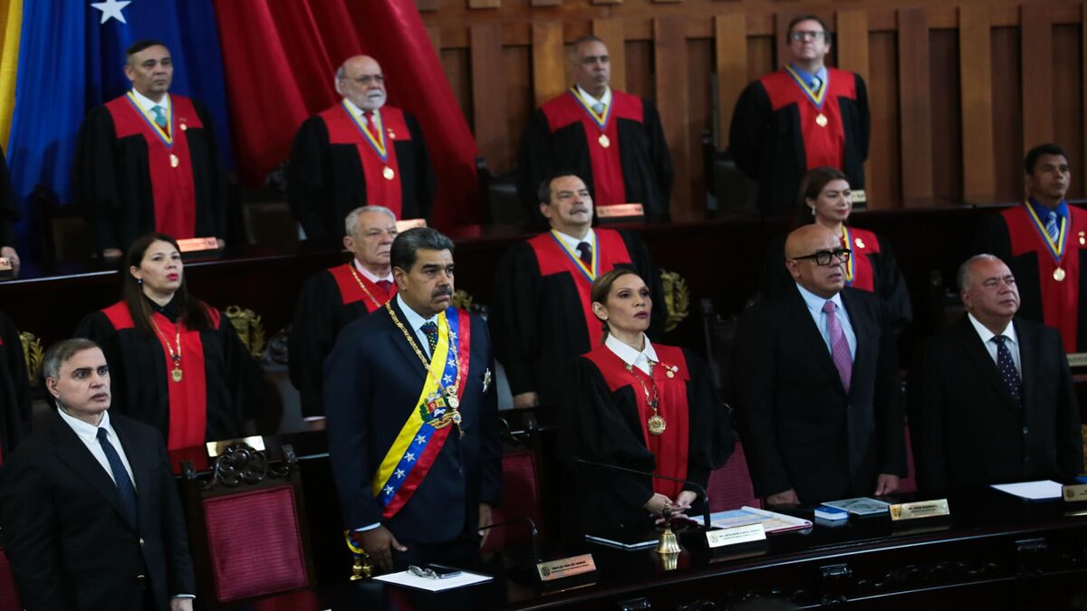 Nicolás Maduro alerta sobre resurgimiento del fascismo como respuesta a mundo pluripolar 10 maduropooooo
