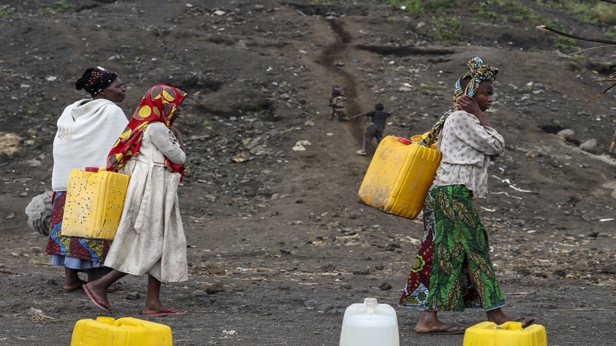 Al menos 163 mujeres quemadas vivas en RD del Congo tras toma de ciudad de Goma por el M23 7 mujeres congo efe
