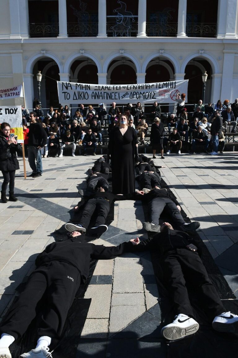 Miles de griegos protestan a dos años del accidente de tren que dejó 57 muertos 1 protesta en atenas