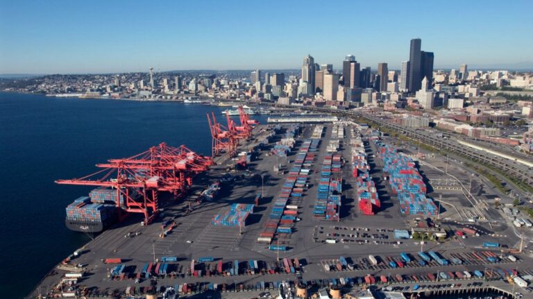 Trump confirma entrada en vigor de aranceles a México, Canadá y China desde el 4 de marzo 1 puertos ee uu