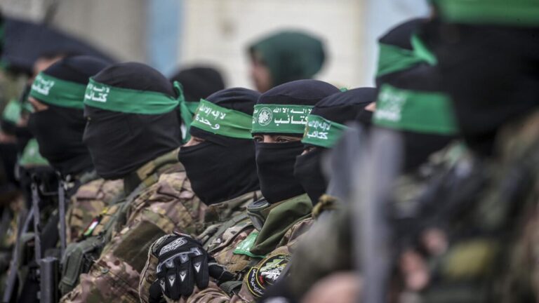 Hamás condena retraso en la entrega de palestinos retenidos por Israel 1 resistencia