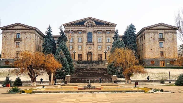 Parlamento de Armenia aprueba proyecto de ley para adherirse a la Unión Europea 1 tass