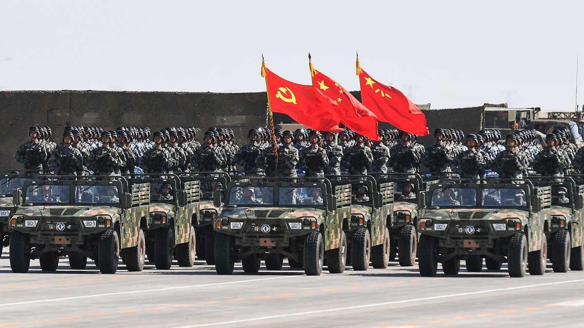 Xi Jinping firma nuevas normas para fortalecer el Ejército chino 3