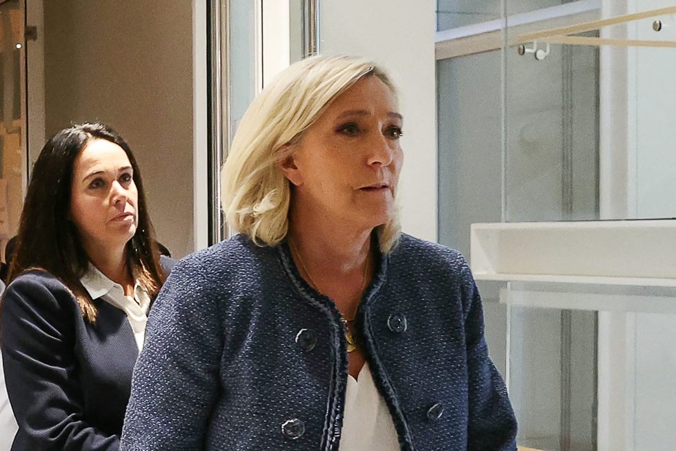Francia condena a Marine Le Pen: Reacciones cuestionan la "agonía democrática" 6 000 38hy4t2 980x654 1