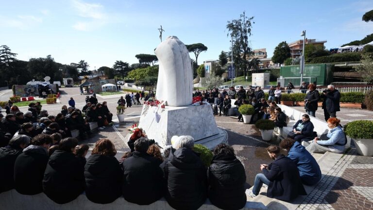 Vaticano: Papa Francisco continúa estable y sin ventilación mecánica 1 372b2a3cf350ec2494697ab01a90747be80dfd81w