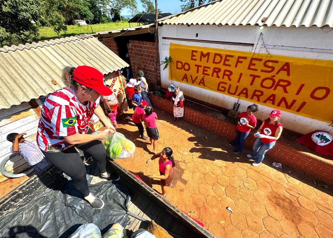 Brasil: Mujeres indígenas y del MST defienden territorio de la etnia Ava Guaraní en Paraná 5 485014957 1188025476663852 7442378175846474340 n 1140x815 1