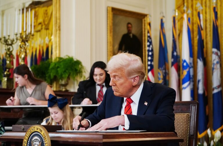 Trump amenaza con aranceles del 25% a países que compren petróleo venezolano 1 7c62b2491c9ec206dae02dc3434bc7297797bdc8