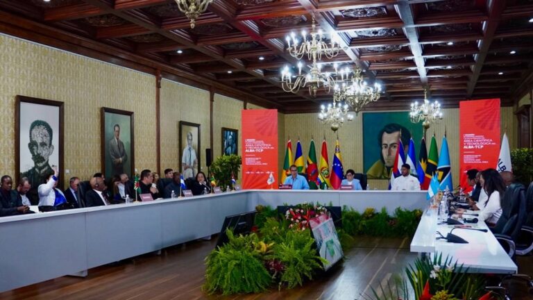 ALBA-TCP insta a desarrollar soberanía tecnológica para proteger a pueblos de ataques de Occidente 26 alba tcp reunion autoridades ciencia tecnologia