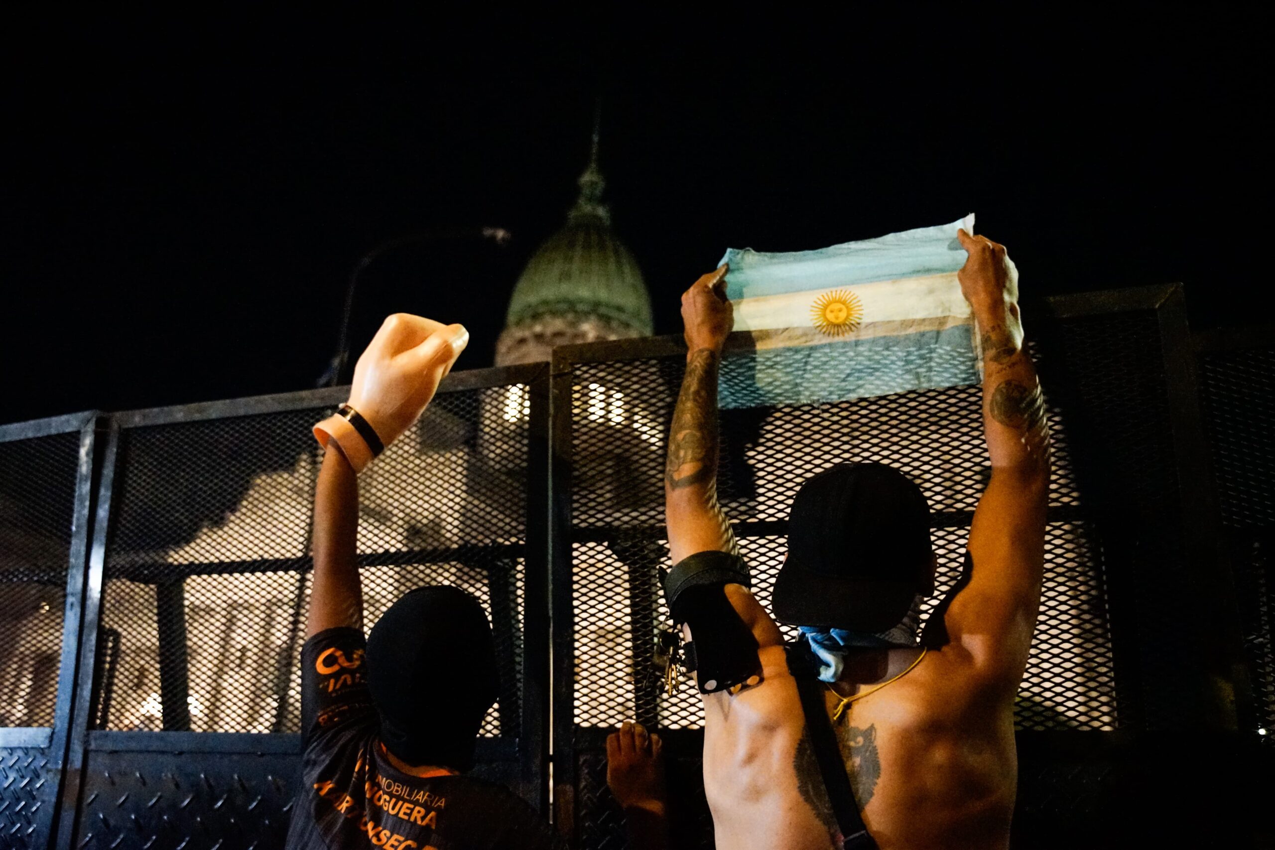 Jubilados contra la represión: Argentina sigue movilizándose ante el Congreso 9 argentina 1 1 scaled