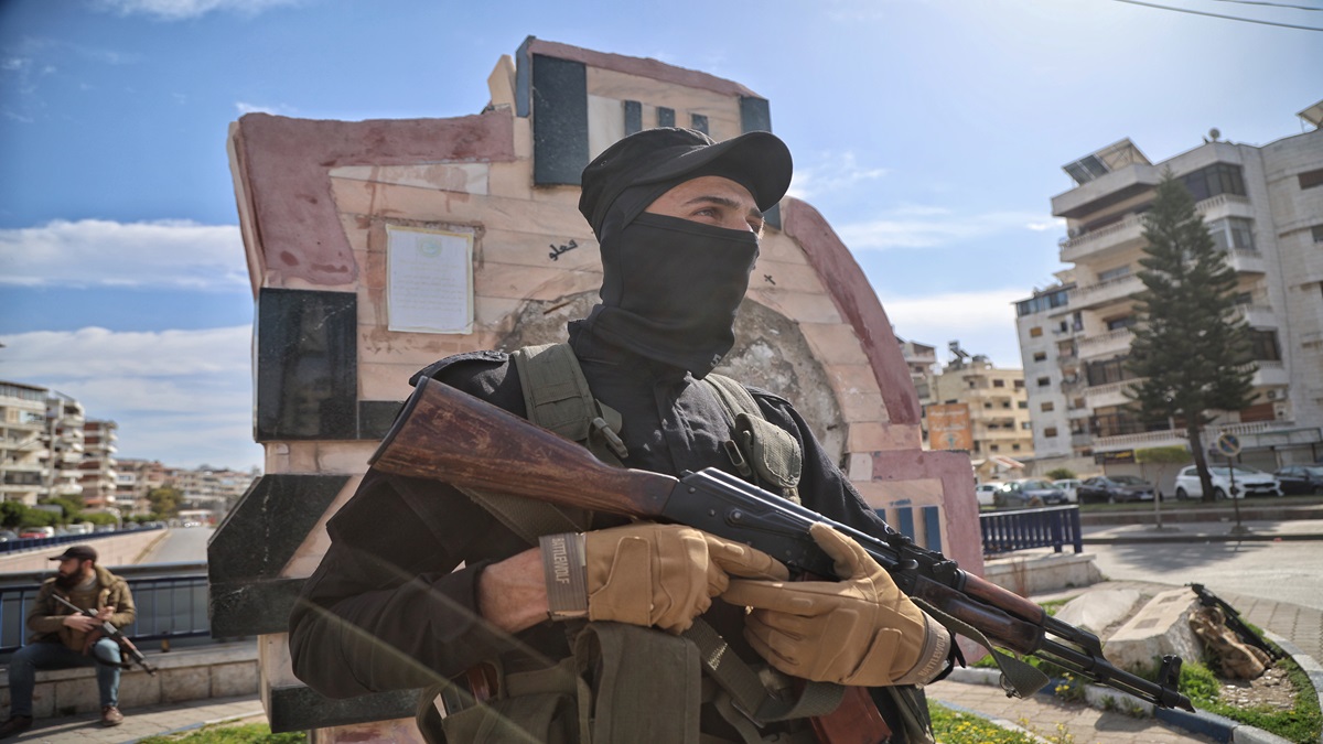 Más de 300 alauitas son asesinados por el Gobierno de facto en Siria 9 b8ea1a5111ba22b0f2c45c9e7294cdf91b70bb1b