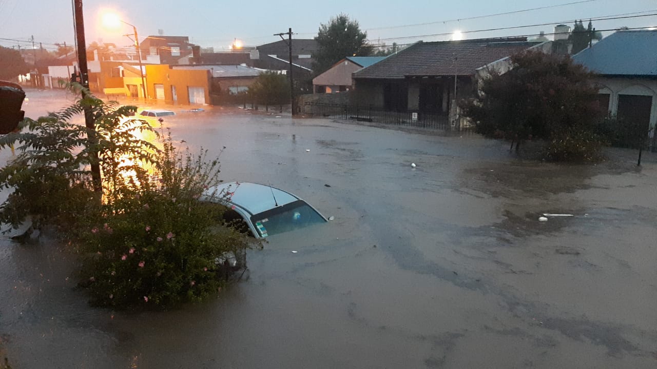Bahía Blanca en alerta roja: Temporal de lluvias deja más de 40 familias argentinas afectadas 2 bahia blanca