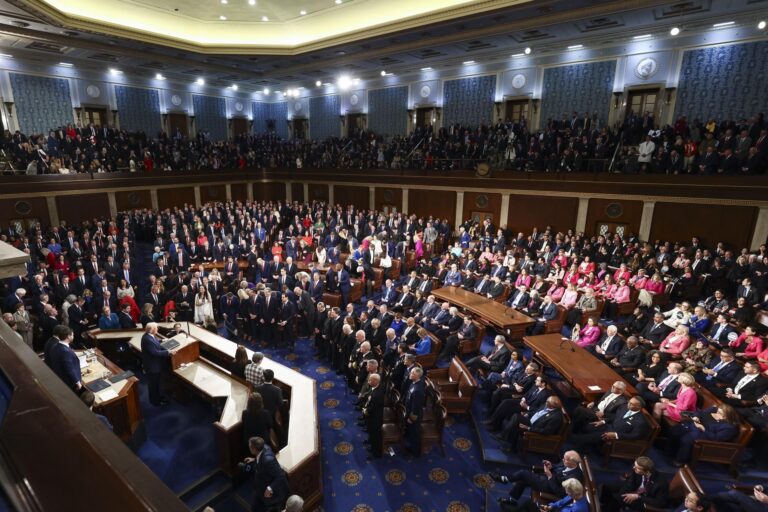 Trump defiende su primer mes: 400 acciones ejecutivas y una frontera "protegida" 1 c8533e03e315dd8e0649f7f11fcd64e98935ede0w