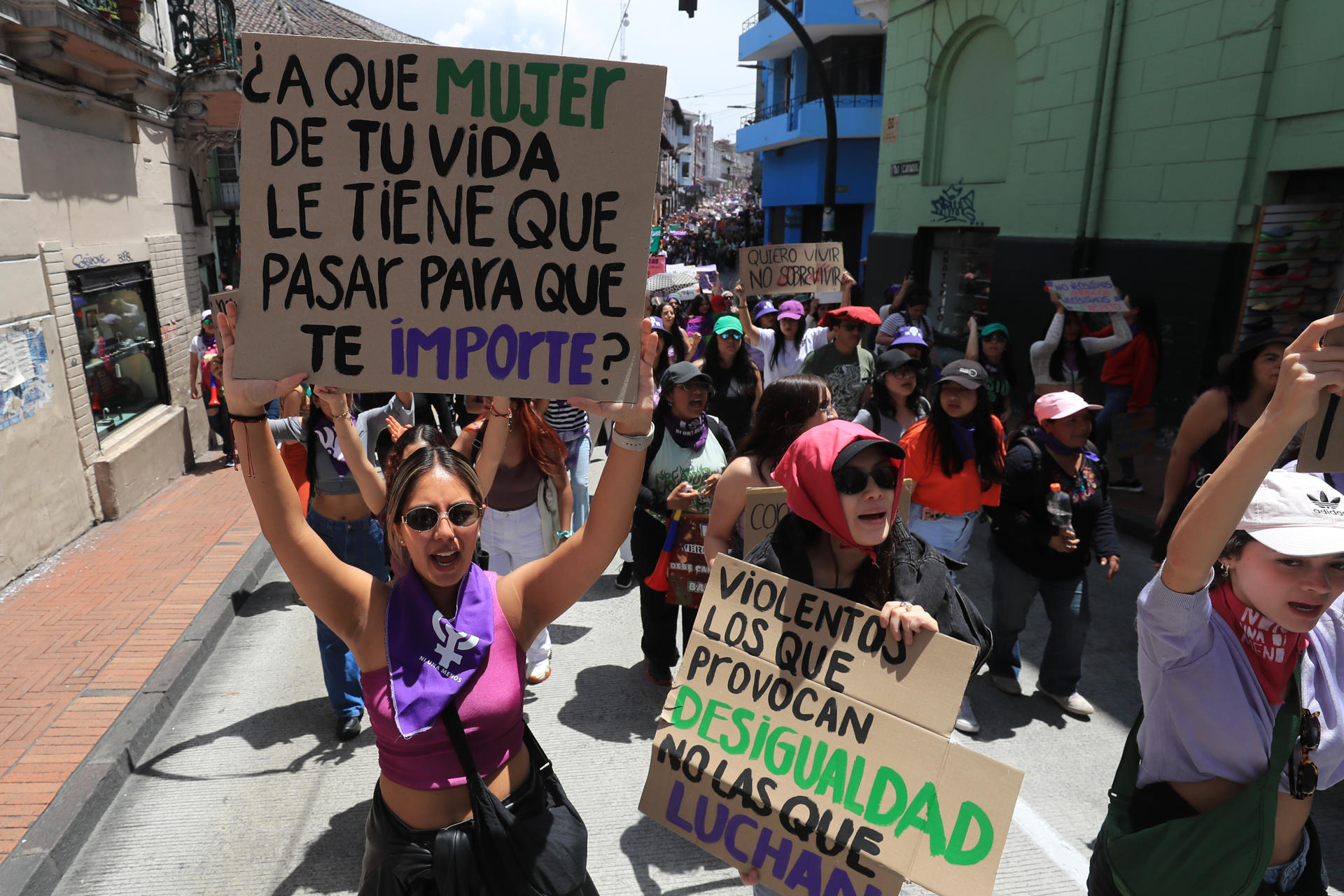 8M: Miles de mujeres en Quito marchan contra el neoliberalismo y la violencia 8 d4363894eb90c2b64105a2d2d1e760ad7e0d436cw