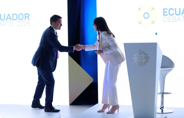 Ecuador retoma campaña electoral con debate presidencial de Luisa González y Daniel Noboa 1 debate 53228079474 7a720c10cf k