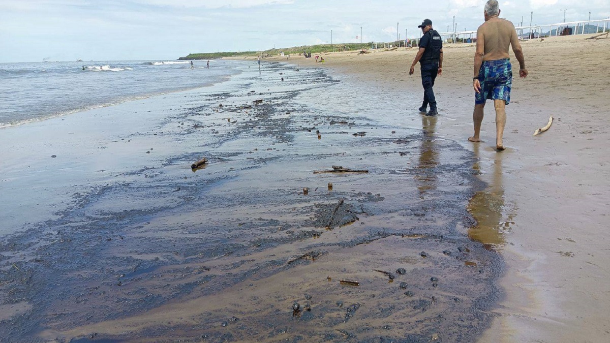 Catástrofe petrolera en Ecuador: Derrame contamina río Esmeraldas y deja a comunidades afros devastadas 3 ecuador derrame petrolero esmeraldas foto las noticias esmeraldas
