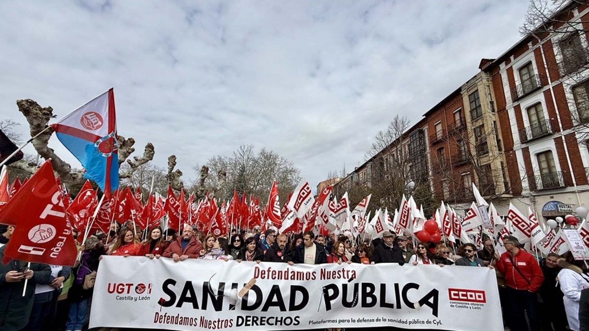 Cientos de manifestantes exigen una sanidad pública en Valladolid, España 9 el bierzo se manifiesta en las calles de valladolid en defensa de la sanidad publica 4 1000x563 1