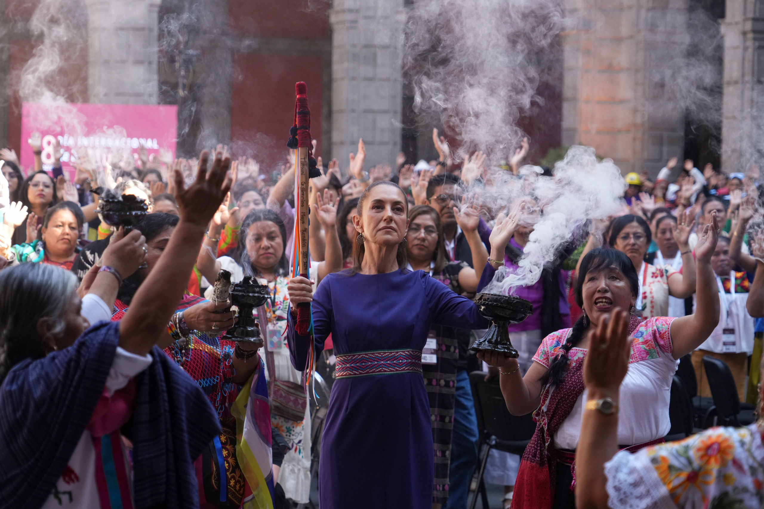 Sheinbaum: “Es tiempo de mujeres y el país late con corazón de mujer” 7