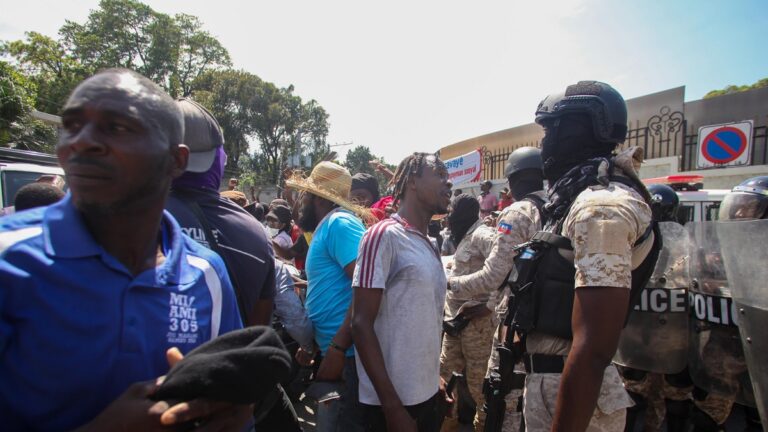 Al menos dos heridos durante manifestación contra la inseguridad en Haití 1 haiti protesta contra inseguridad