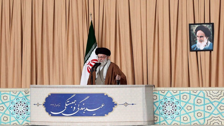 Ayatolá Jamenei afirma que si atacan a Irán responderán con un golpe recíproco 1 iran ayatola jamenei 1