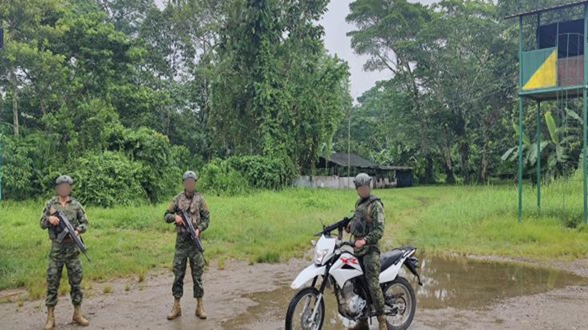 Denuncian el asesinato de un menor por parte de efectivos militares ecuatorianos 10 militares ecuatorianos extra ec