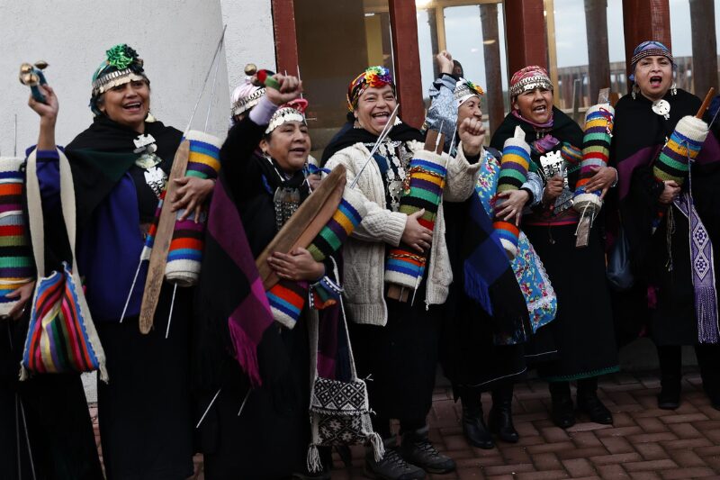 Mujeres Mapuche en Chile: Criminalizadas por defender sus tierras y enfrentar el extractivismo 2 mujeres mapuches