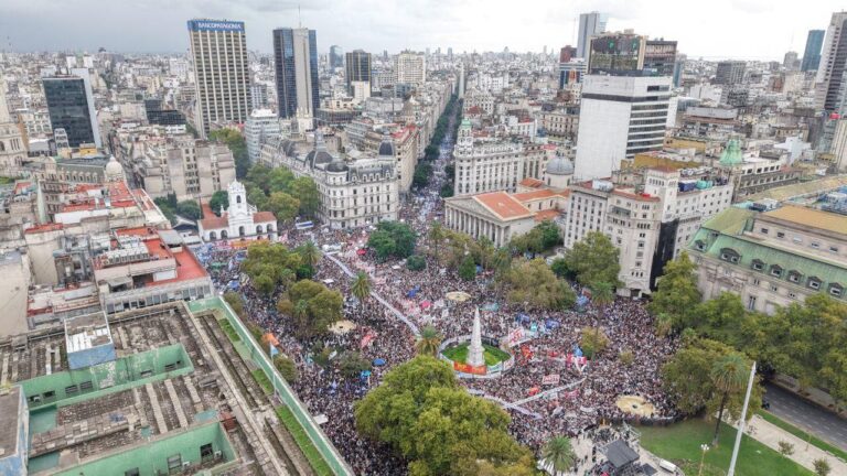 En fotos: Cientos de miles de argentinos movilizados por memoria, verdad y justicia 1 photo 5120830911238221464 y