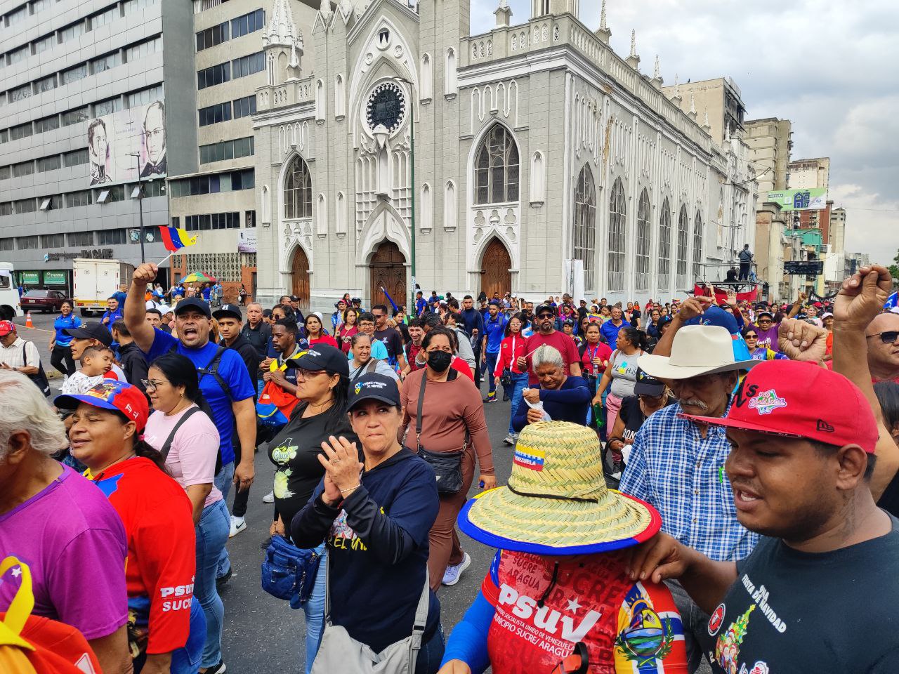 87% de venezolanos rechazan deportaciones ilegales de EE.UU. a El Salvador 7 portada encuesta