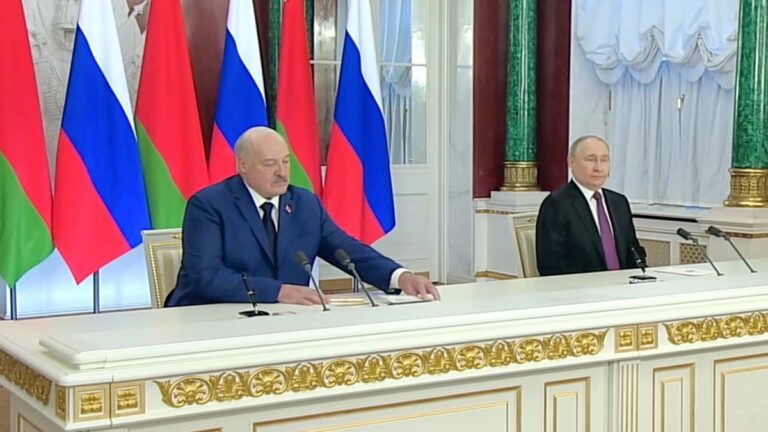 Putin y Lukashenko abordan solución al conflicto en Ucrania durante reunión en Moscú 1 putin y lukashenko rt