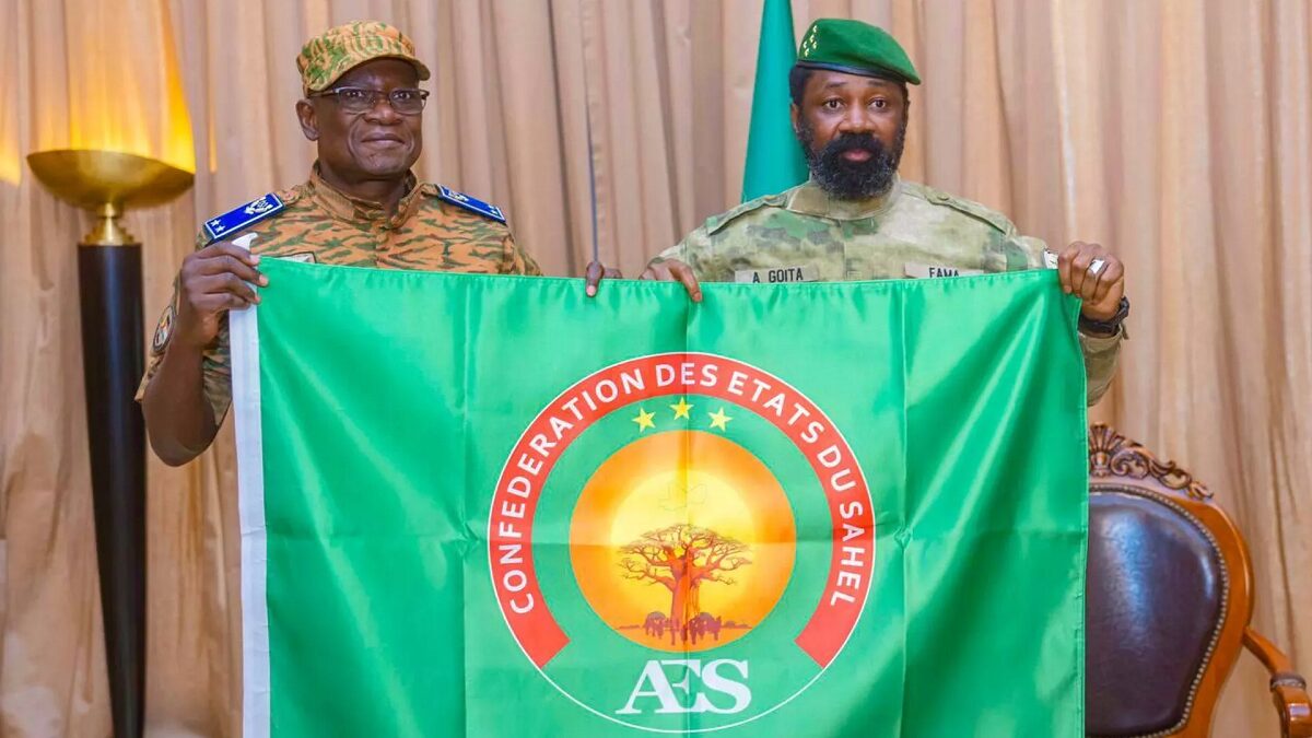 Alianza de Estados del Sahel presenta nueva bandera mientras profundiza lazos 2 sahel va
