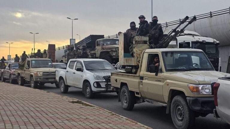 Gobierno de facto de Siria declara que contuvo ataques de militares leales a Al-Assad 1 siria fuerzas defensa despliegue tartous foto sana