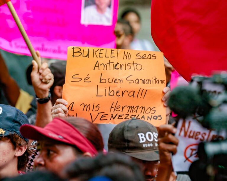 Encuesta: 91% rechazan decreto de EE.UU. por violar derechos humanos de los venezolanos 1 venezuela 0 1