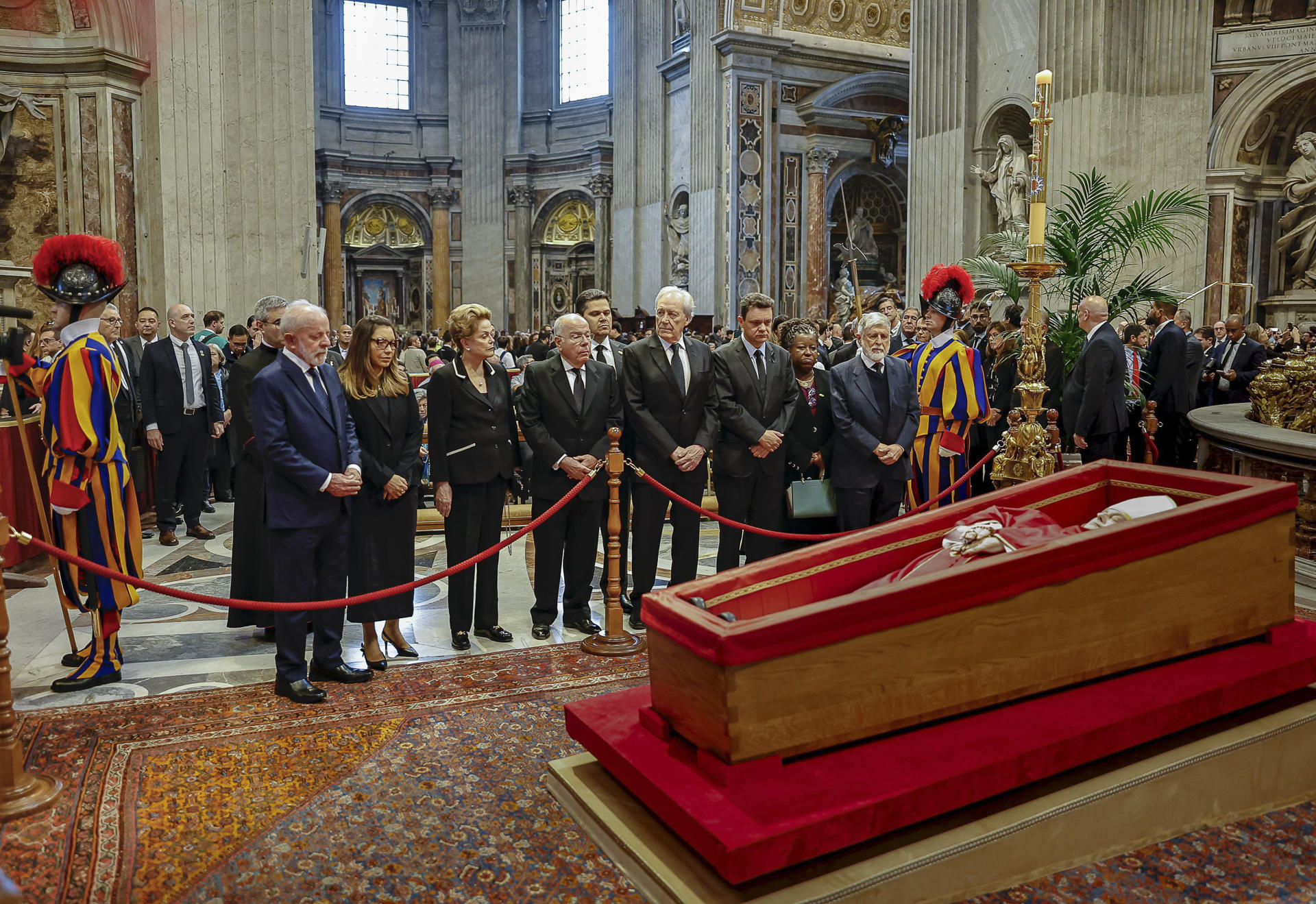Lula da Silva y Xiomara Castro rinden homenaje al papa Francisco en basílica vaticana 2 2f7e1eea16700fafbdac45d19b8fe3437d6fb93bw