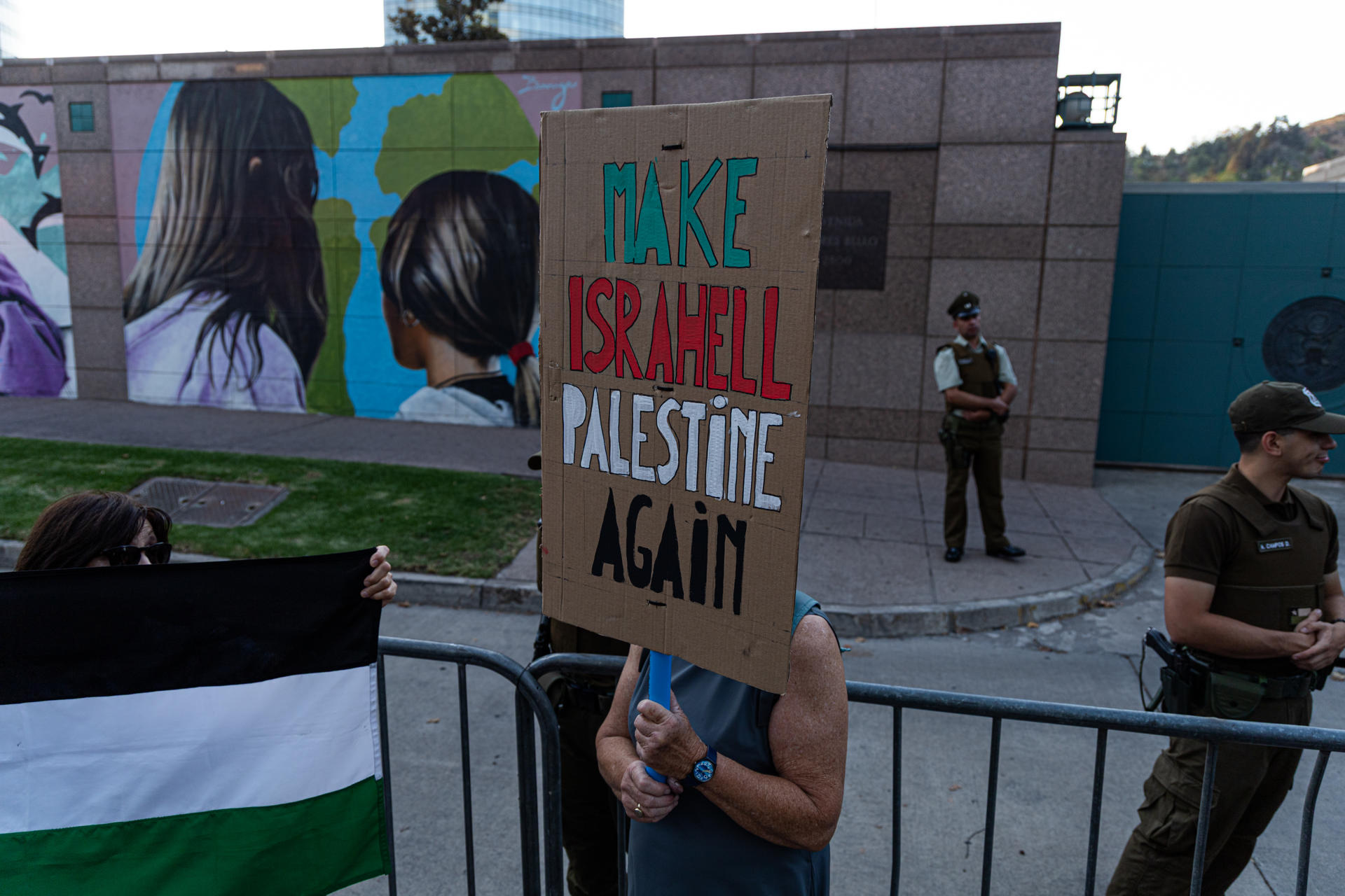 En Chile despliegan arte público en solidaridad con Palestina 4 8022670773001w