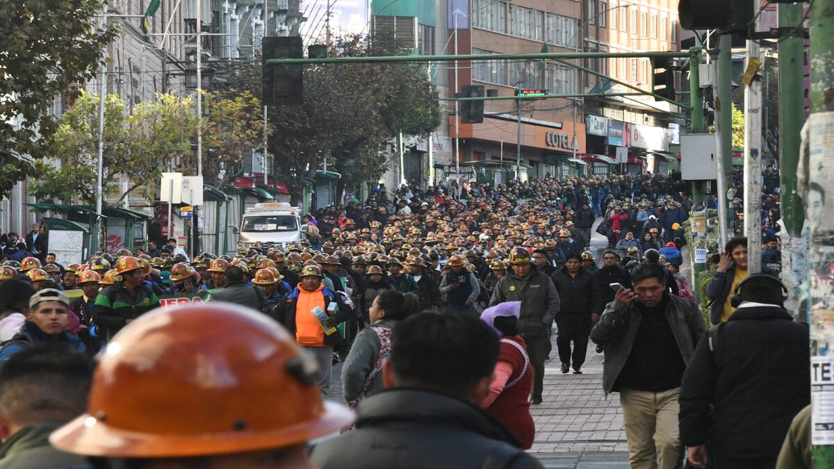 Gobierno y cooperativas mineras instalan mesa de diálogo en Bolivia 4 abi